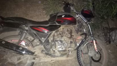 నెల క్రితమే భార్యకు సీమంతం: ప్రమాదంలో భర్త మృతి