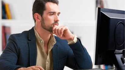 മണിക്കൂറുകള് ഇരുന്ന് ചെയ്യുന്ന ജോലി നിങ്ങളെ ബാധിക്കാൻ പോകുന്നത് എങ്ങനെയെന്ന് അറിയൂ...