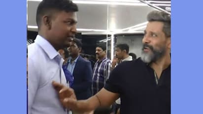 ஆசையுடன் செல்பி எடுக்க வந்தவரிடம் அதிரடி காட்டிய நடிகர் விக்ரம்... வைரலாகும் வீடியோ!