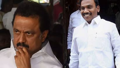 ஸ்டாலினும், ராசாவும் தேர்தல் நேரத்துல வெளியே இருக்கவேகூடாது... பழைய வழக்குகளை தோண்டி துருவும் எடப்பாடி..!