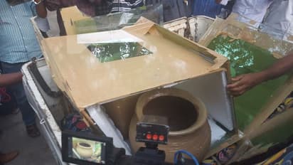 ఆ బాక్స్ లో ఏముంది: పోలీసులకు చుక్కలు చూపారు