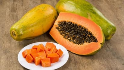 രോഗപ്രതിരോധശേഷി വർദ്ധിപ്പിക്കാം, ദഹനം മെച്ചപ്പെടുത്താം; പപ്പായ കഴിക്കുന്നത് ശീലമാക്കൂ