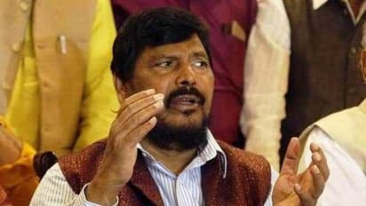 தினகரன் + அ.தி.மு.க... பிஜேபி பிளானை அம்பலப்படுத்திய மத்திய அமைச்சர்!