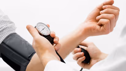 രക്തസമ്മർദ്ദം കുറയ്ക്കാൻ സഹായിക്കുന്ന 6 ഭക്ഷണങ്ങൾ