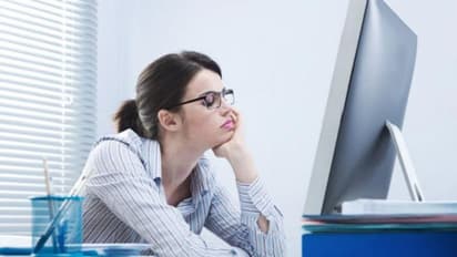 നീണ്ട മണിക്കൂറുകള് ഇരുന്ന് ജോലി ചെയ്യുന്നവരെ ബാധിക്കുന്ന 8 പ്രശ്നങ്ങള്...