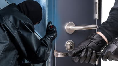 ಬೀಗ ಹಾಕಿದ್ರೂ ಸೇಫ್ ಅಲ್ಲ ಮನೆ: ಹಾಡಹಗಲೇ ದರೋಡೆ