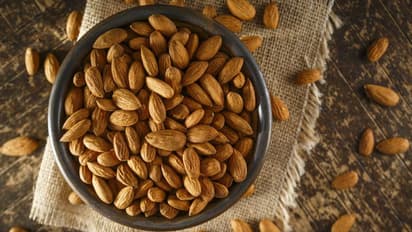 മുഖം കിടിലമാക്കാന് രണ്ട് ബദാം ഫെയ്സ് മാസ്ക്കുകള്...