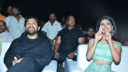 అల్లు అర్జున్ తో ప్రియా ప్రకాష్ అల్లరి!