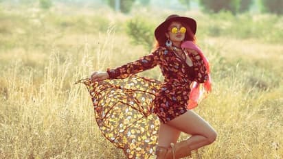 హాట్ అందాలతో మతిపోగొడుతోన్న తేజస్వి మదివాడ!