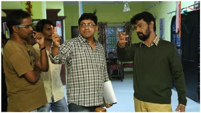 இயக்குநர் சேரனுக்கு செக் வைக்கக் காத்திருக்கும் மூன்று கதாநாயகிகள்...