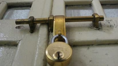 കൊവിഡ് രോഗിയുള്ള ആശുപത്രിയിലെ നഴ്സിനെയും ജീവനക്കാരെയും പുറത്താക്കി; സംഭവം പാലക്കാട്ടെ ഹോസ്റ്റലിൽ