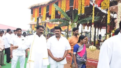 చండీయాగంలో కుటుంబసభ్యులతో పాల్గొన్న తలసాని(ఫోటోలు)