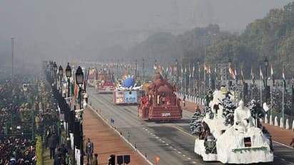 ..अब गणतंत्र दिवस की झांकी को शुरू हुई राजनीति