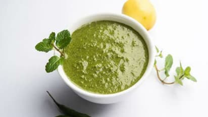 సమోసాకు చట్నీ బాగా చేయలేదని..భార్యపై కర్రతో దాడి... చివరికి...