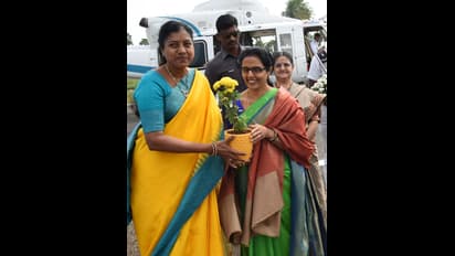 కొమరోలులో చంద్రబాబు దంపతులు(ఫోటోలు)