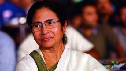 ജനാധിപത്യം പുനഃസ്ഥാപിക്കാന് ബാലറ്റ് പേപ്പറുകള് തിരിച്ച് കൊണ്ടുവരണം; പ്രക്ഷോഭം തുടങ്ങുമെന്ന് മമത