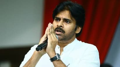 పాలిట్రిక్స్: పవన్ కి రెమ్యునరేషన్ తో వల!