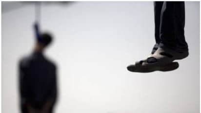 வயிற்றில் 5 மாத கருவோடு தூக்கில் பிணமாக தொங்கிய புதுப்பெண்..! மர்ம மரணத்தால் கோவையில் பரபரப்பு..!