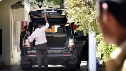 డీఎంకే నేతల ఇళ్లపై కొనసాగుతున్న ఐటీ దాడులు