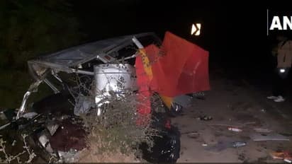 उज्जैन में शादी से लौट रही वैन को कार ने मारी टक्कर, एक्सीडेंट में 12 की मौत