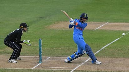 ಬ್ಯಾಟ್ ಕೆಳಗಿಟ್ಟು ಸೌಟು ಹಿಡಿದ ಸ್ಮೃತಿ ಮಂಧನಾ