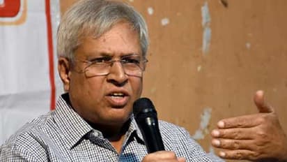 ఇక జగన్ ను దేవుడే ఆశీర్వదించాలి: ఉండవల్లి ఆసక్తికర వ్యాఖ్యలు