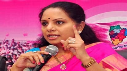 జగన్ కు అలాంటి సాయమే, బాబుకు టెన్షన్ అక్కర్లేదు: కవిత