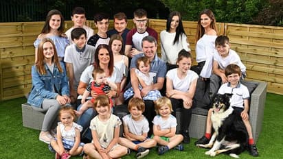 குழந்தைகள் பெற்றெடுத்தே பிரபலம்... இங்கிலாந்தில் ஒரு மெகா குடும்பம்..!