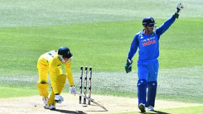 MS Dhoni best wicketkeeper in world, says Deep Dasgupta; backs Rishabh Pant as batsman for World Cup
