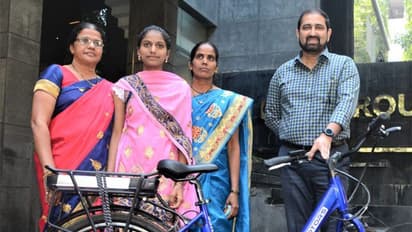 പഠിച്ച് ഡോക്ടറാകണം, പെണ്‍കുട്ടിക്ക് സ്കൂളില്‍ പോയിവരാന്‍ താണ്ടേണ്ടത് 14 കി മീ; സൈക്കിള്‍ സമ്മാനിച്ച് ബിസിനസ്മാന്‍