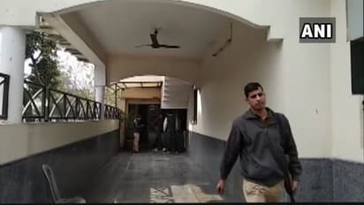 സ്മാരകങ്ങള് നിര്മിച്ചതിലെ അഴിമതി; ഉത്തര്പ്രദേശില് ഏഴിടങ്ങളില് റെയ്ഡ്