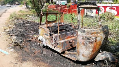 ആലപ്പുഴയില് അറ്റകുറ്റപ്പണിക്കായി നിര്ത്തിയിട്ട ഓട്ടോ തീപിടിച്ച് കത്തി നശിച്ചു