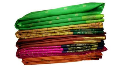 ಬೆಳಗಾವಿ ಪ್ರವಾಹ ಸಂತ್ರಸ್ತರಿಗೆ ದೇವಸ್ಥಾನದಿಂದ 22 ಸಾವಿರ ಸೀರೆ ವಿತರಣೆ