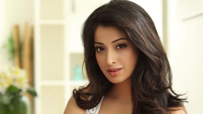 బాయ్ ఫ్రెండ్ ని వెంటబెట్టుకొని షూటింగ్ కి వస్తోన్న హీరోయిన్!