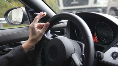 ಡ್ರೈವ್ ಮಾಡುವಾಗ ಧೂಮಪಾನ ಮಾಡಬೇಡಿ- ಇಲ್ಲಿದೆ ಕಾರಣ!