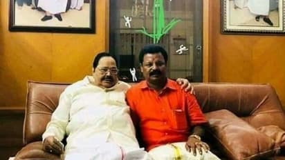 செம்மரம் கடத்திய வழக்கில் சிக்கிக் கொண்ட திமுக முக்கிய புள்ளி !! பென்டு எடுக்கும் ஆந்திரா போலீஸ் !!