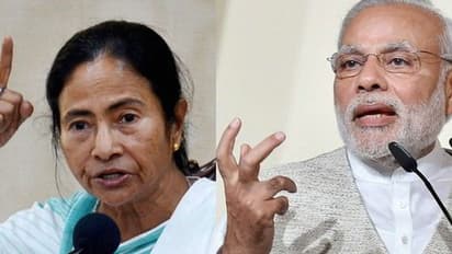 அணியும் உடைகளை வைத்து அடையாளம் காண்பார்களாம்... மோடியை வெளுத்துவாங்கிய மம்தா பானர்ஜி!