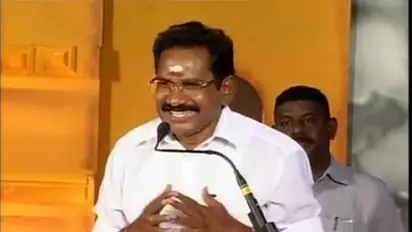கால்ல விழுவீங்களா..? உள்ளாட்சி தேர்தலுக்காக வேட்பாளர்களை மெர்சலாக்கிய செல்லூர் ராஜூ..!