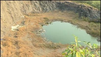 బట్టలు ఉతుకుతూ నీటి గుంటలో పడి ముగ్గురు మృతి