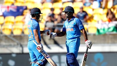 ರಾಯುಡು ಹೋರಾಟ- ನ್ಯೂಜಿಲೆಂಡ್ಗೆ 253 ರನ್ ಟಾರ್ಗೆಟ್ ನೀಡಿದ ಭಾರತ!