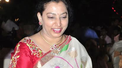 మహిళలందరికీ బాబు సోదరుడే: బాలయ్య భార్య వసుంధర