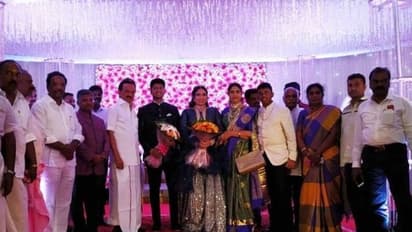 ஆளே அடையாளம் தெரியாமல் மாறிப்போன டிபேட் புகழ் விஜயதாரணி! ஸ்டாலின் நேரில் வாழ்த்து...