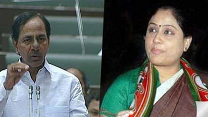 మోడీపై మమత పోరు.. నోరుమెదపని కేసీఆర్: రాములమ్మ ఫైర్