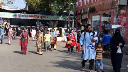 తిరిగి ప్రారంభమైన నుమాయిష్: తొంగిచూడని జనాలు