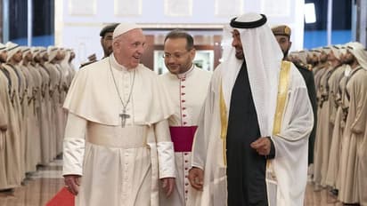 മാര്‍പാപ്പക്ക് ഹൃദ്യമായ സ്വാഗതമോതി യുഎഇ; ചിത്രങ്ങള്‍ കാണാം