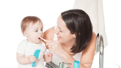 দুধের দাঁত বলে অবহেলা, বাচ্চার ক্যাভিটি হলেই বিপদ, খেয়াল রাখুন গোড়া থেকেই