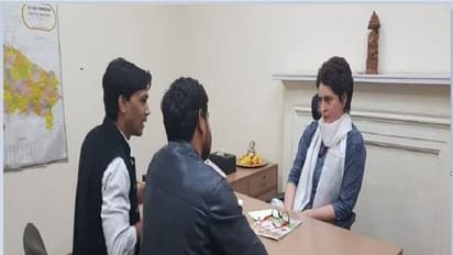 तो क्या राहुल हिंदू तो प्रियंका साध रही हैं मुस्लिम वोटबैंक?