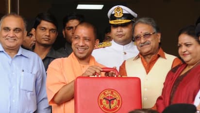 यूपी सरकार आज पेश करेगी तीसरा बजट , लोकसभा चुनाव को देखते हुए किसानों पर होगा फोकस