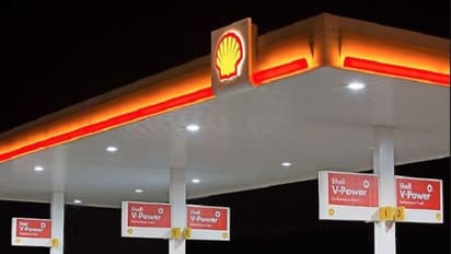Shell pledges to withdraw from all Russian oil and gas, apologies for buying Russian crude