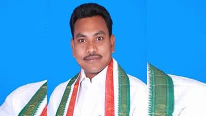 రేగా కాంతారావుకు షాక్: రెడ్డిగూడెంలో అడ్డుకొన్న గ్రామస్తులు